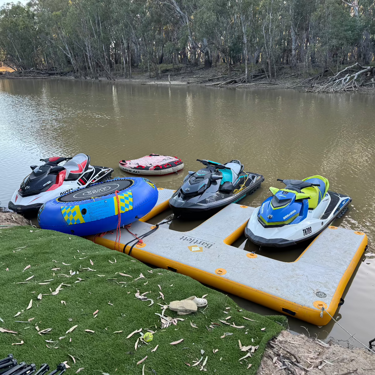 Bartlett Jet Ski E Pontoon